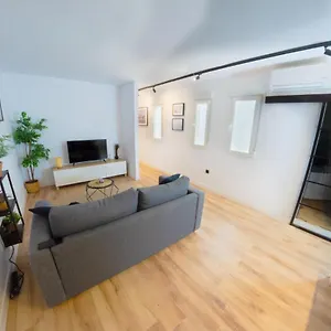 Apartamento Modern Haven For Urban Explorers By Rems, Málaga